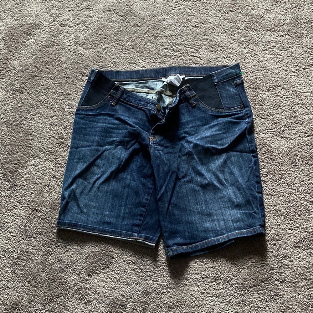 Liz Lange Maternity Dark Wash Bermuda Denim Shorts SIZE L